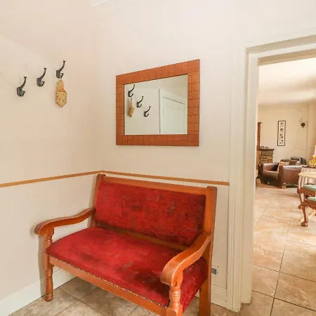 Holiday home The Coach House *